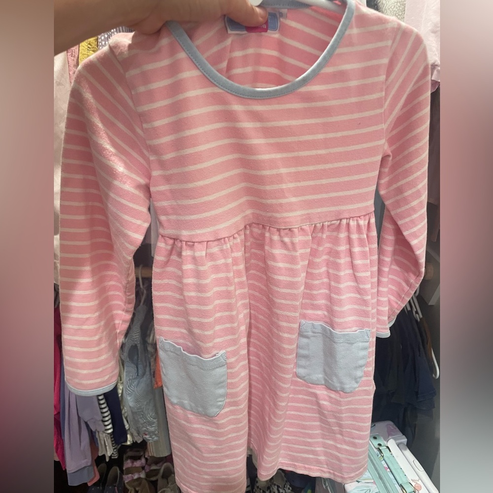 Really cute pink and white striped dressed with baby blue outline.